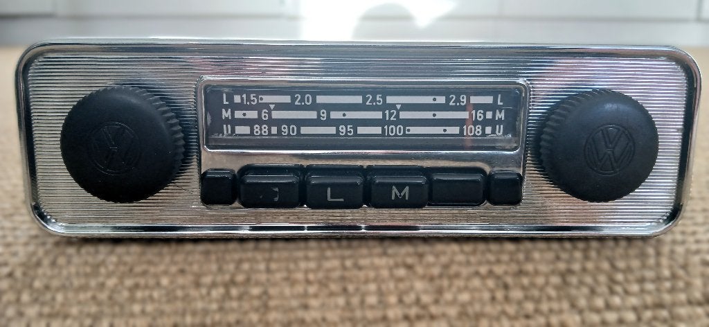 Grundig Emden 3 (III) oldtimer autoradio - VW 111.035.103K, Auto diversen, Ophalen of Verzenden, Gebruikt