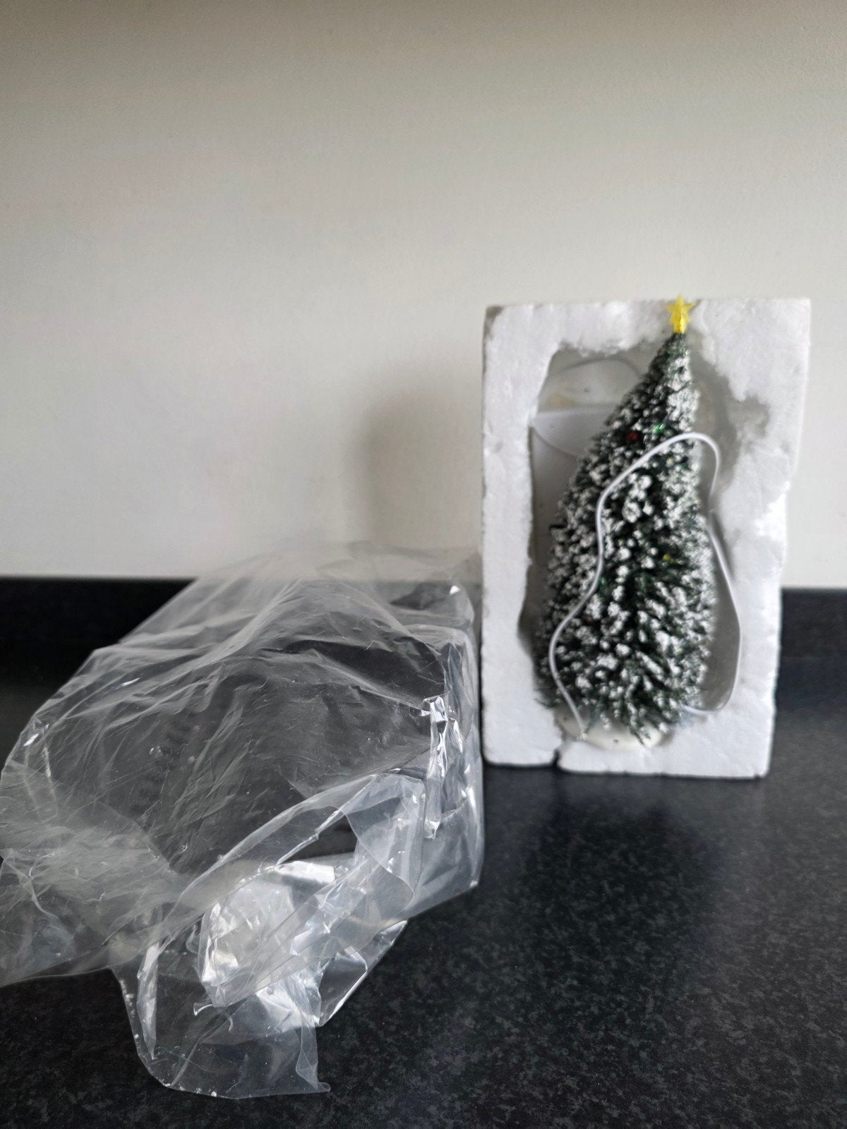 verlichte dennenboom met ster van Lemax 23cm hoog, Diversen, Ophalen, Zo goed als nieuw