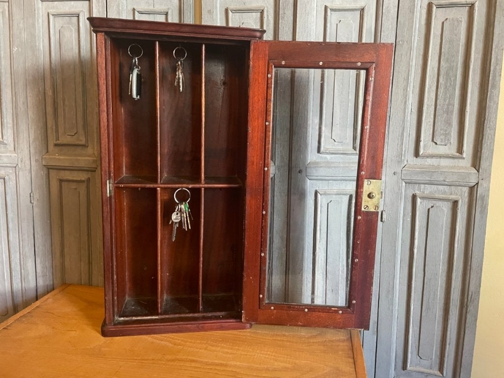 Sleutelkastje Vitrinekastje Hangvitrine Frans, Ophalen of Verzenden