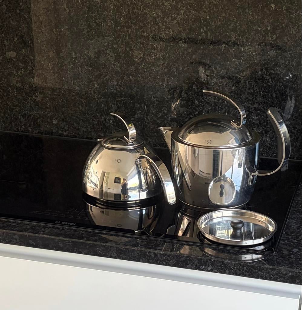 Simtronic theepot - Stijlvol en functioneel, Theepot/fluitketel, Zilver, Ophalen of Verzenden, Zo goed als nieuw