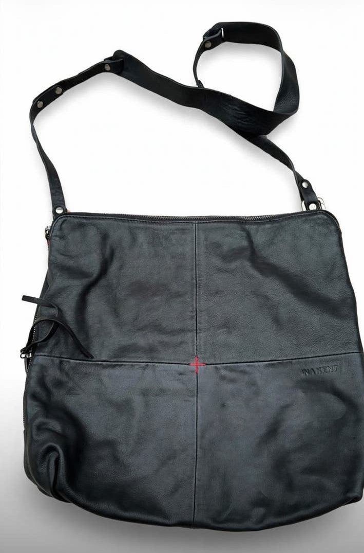 Ina Kent zwarte leren designer schouder tas rood kruisje, Ophalen of Verzenden, Zo goed als nieuw, Zwart, Handtas