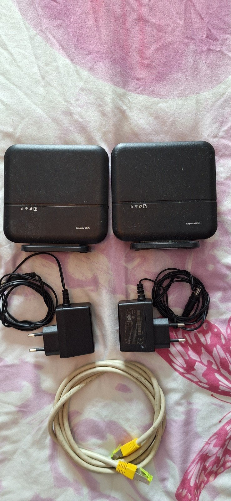 2x KPN Experia Box V10 compleet met kabels, Computers en Software, Routers en Modems, Ophalen of Verzenden, Gebruikt, Router met modem