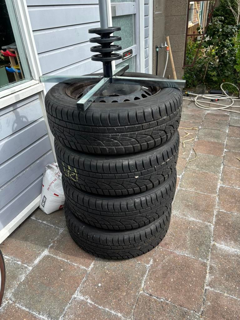 Banden Hankook  215/60/17, Ophalen of Verzenden, Gebruikt