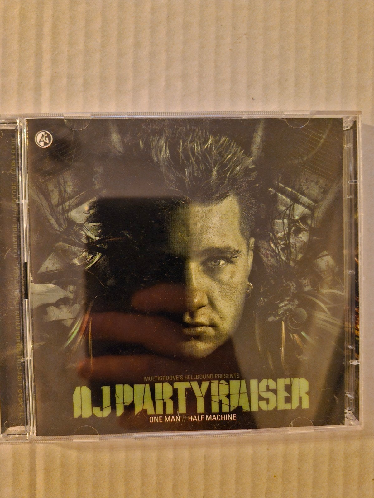 DJ Partyraiser - One man half machine CD, Cd's en Dvd's, Dance, Ophalen of Verzenden, Zo goed als nieuw, Inclusief boekje