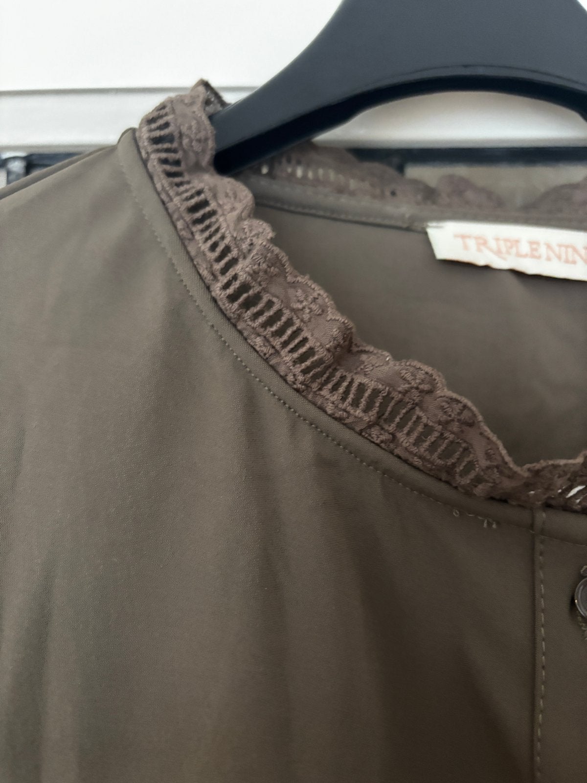 Nieuwe Triple Nine travelstof blouse mt XL, Ophalen of Verzenden, Nieuw, Maat 42/44 (L), Bruin