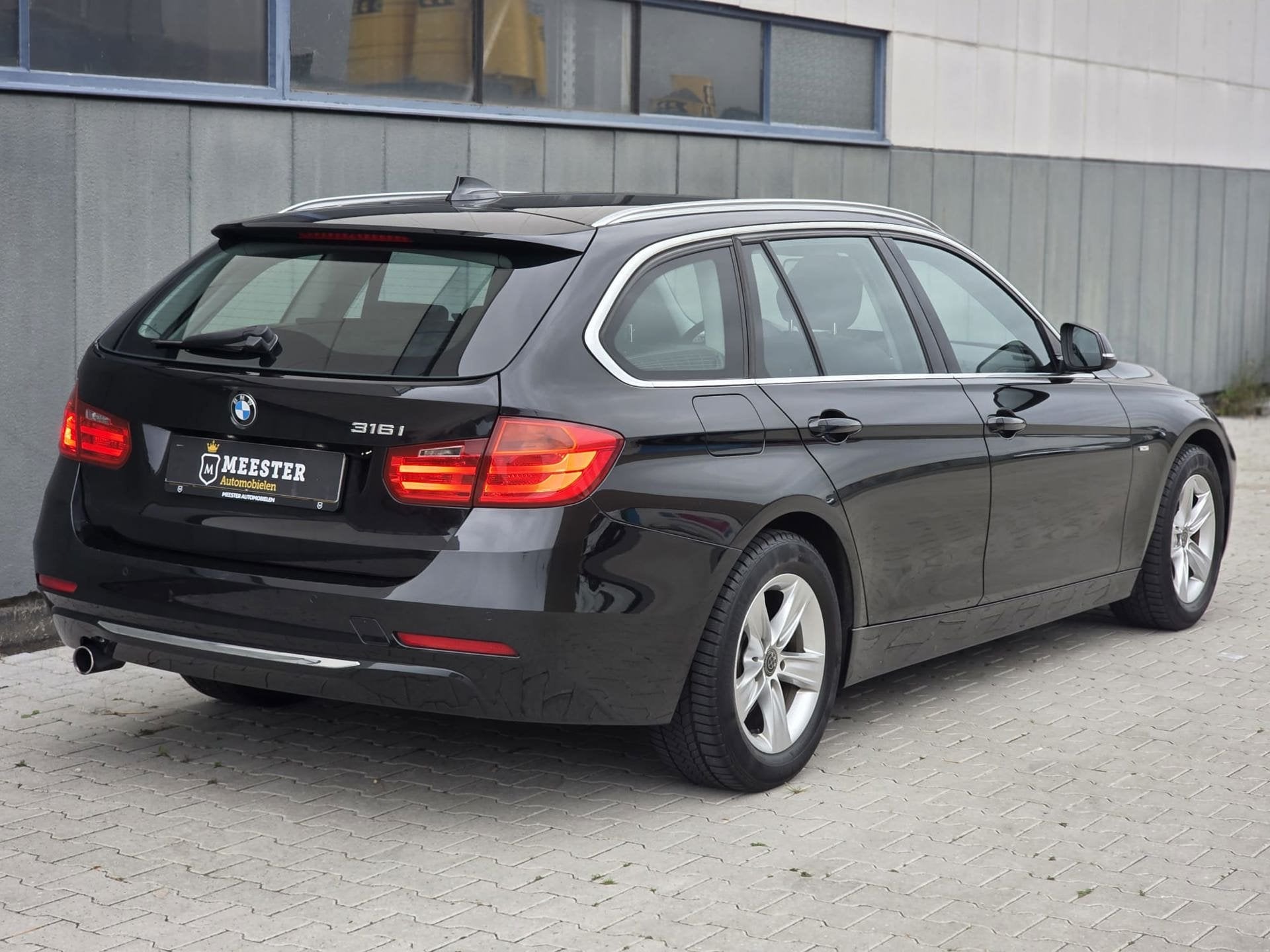 BMW 3-serie Touring 316i Executive|Xenon|Navi|Stoelverw, Automaat, Gebruikt, 4 cilinders, Met garantie (alle)