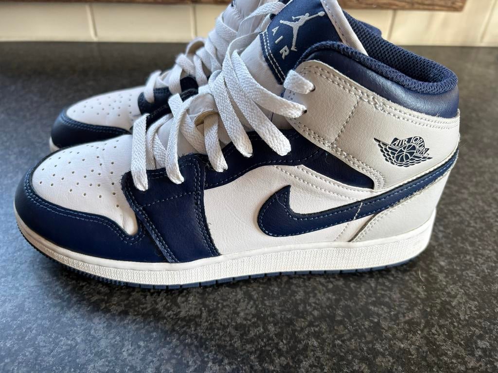 Nike AIR JORDAN 1 MID - Maat 40 - Nette staat, Gebruikt, Jongen of Meisje, Schoenen, Ophalen of Verzenden