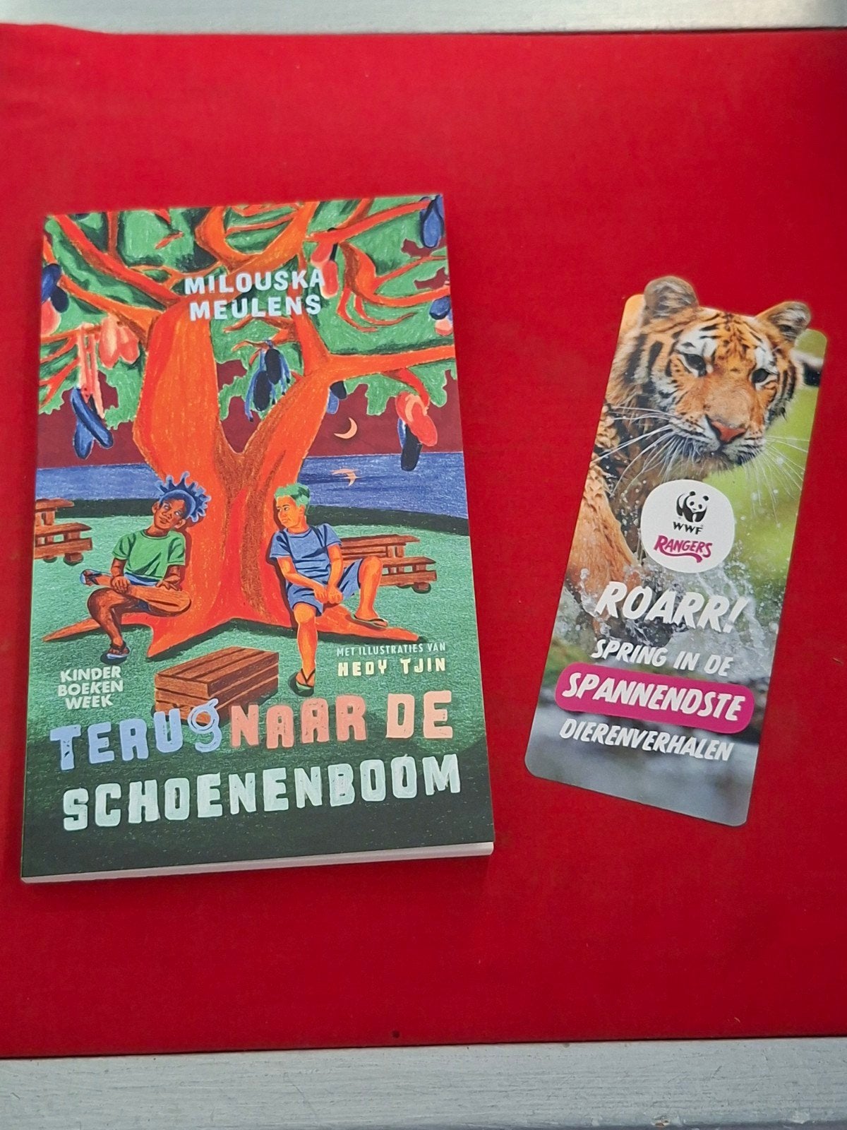 GESIGNEERD Terug naar de schoenenboom. Milouska Meulens., Ophalen of Verzenden, Nieuw