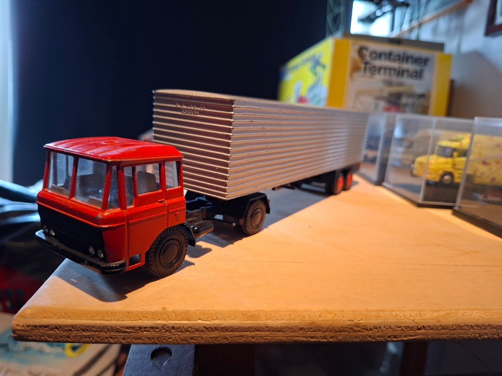 Daf 2600 met daf oplegger lioncar, Ophalen of Verzenden, Gebruikt, Bus of Vrachtwagen, Lion Toys