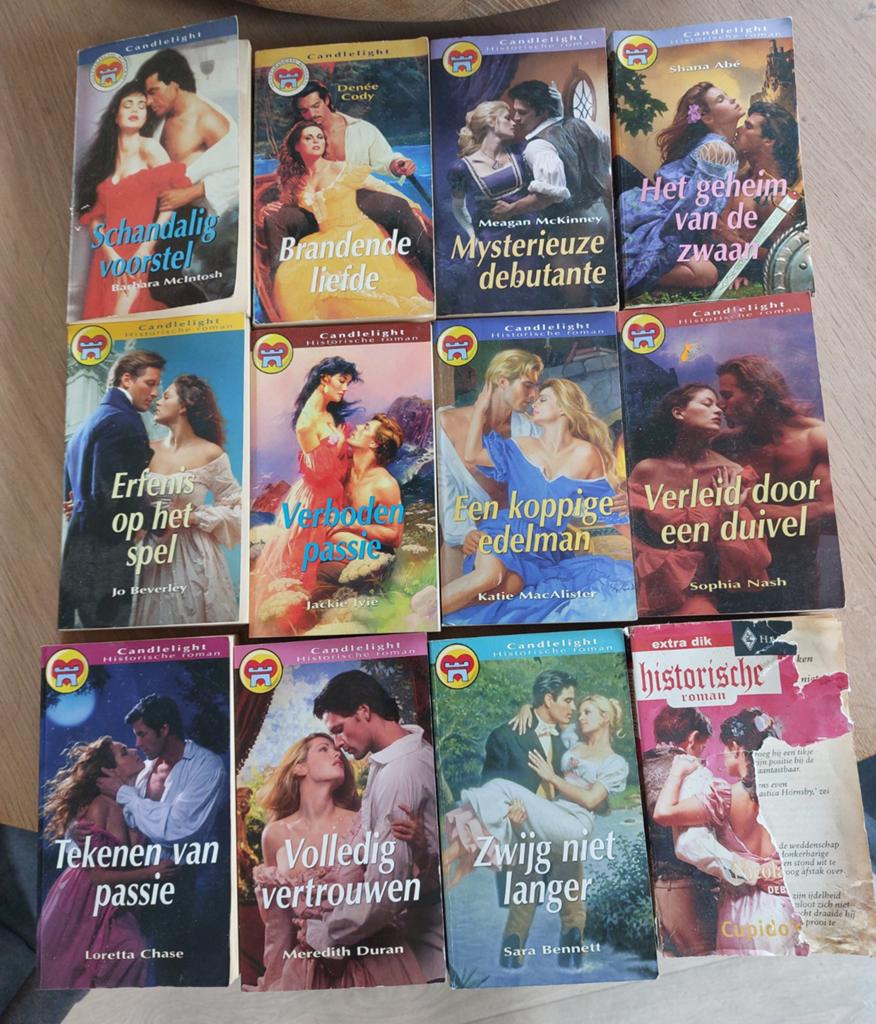 12 historische romans Candlelight, Boeken, Ophalen of Verzenden, Gelezen