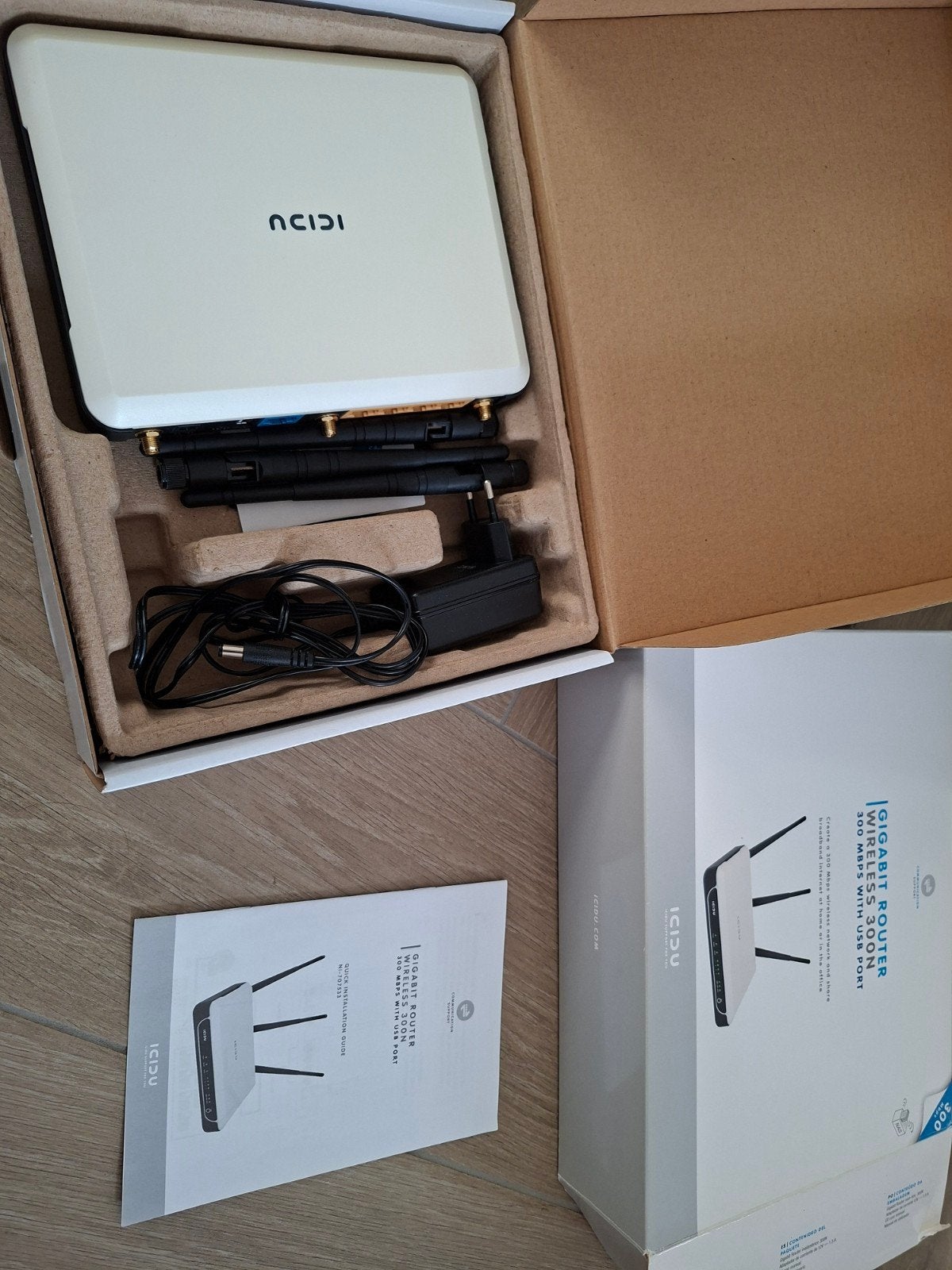 ICIDU Wireless Gigabit Router 300N - Zo goed als nieuw, Computers en Software, Ophalen of Verzenden, Zo goed als nieuw, Router
