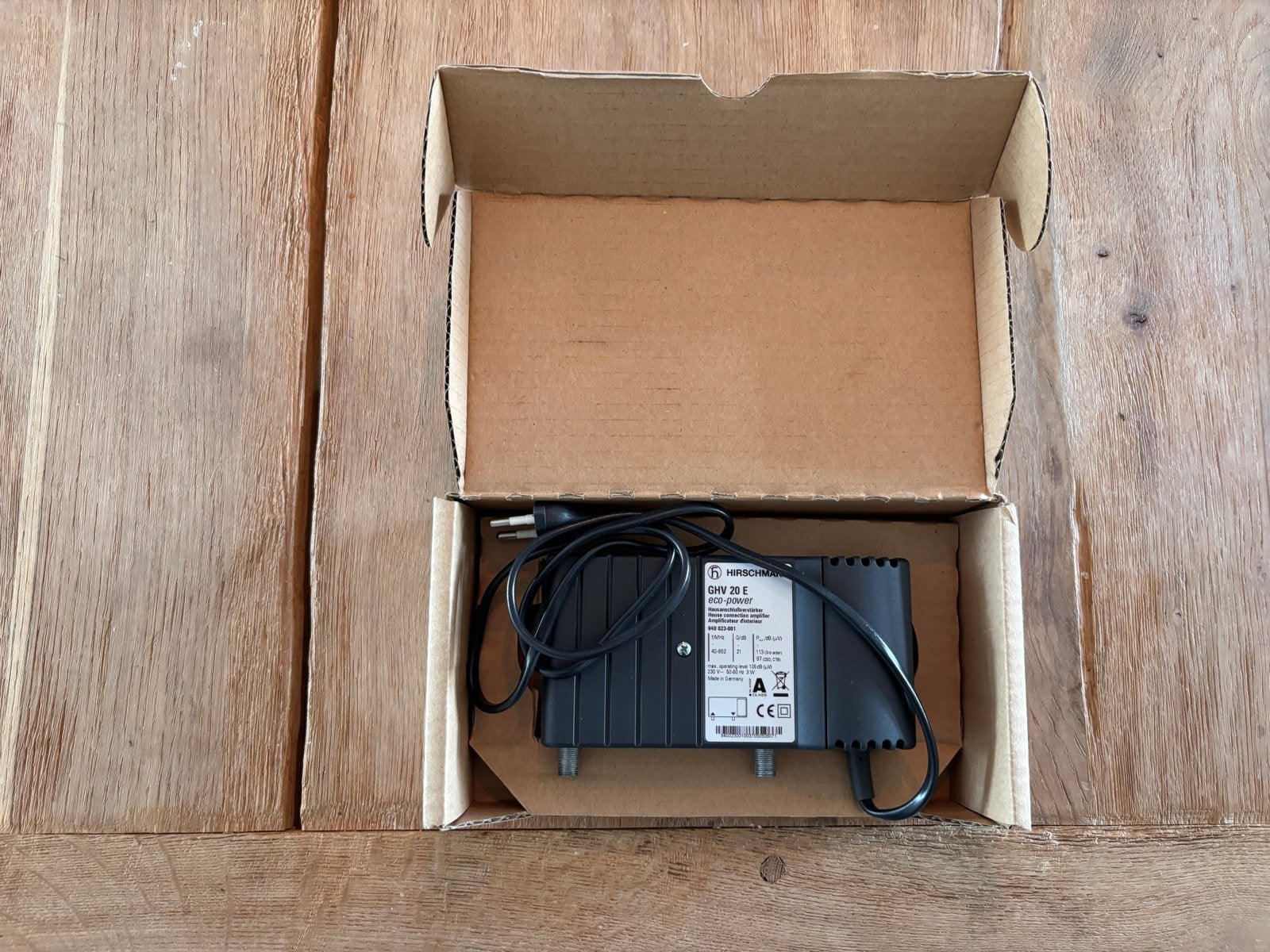 Hirschmann GHV 820 A eco-power Coax versterker, Ophalen of Verzenden, Zo goed als nieuw, Coaxiale kabel