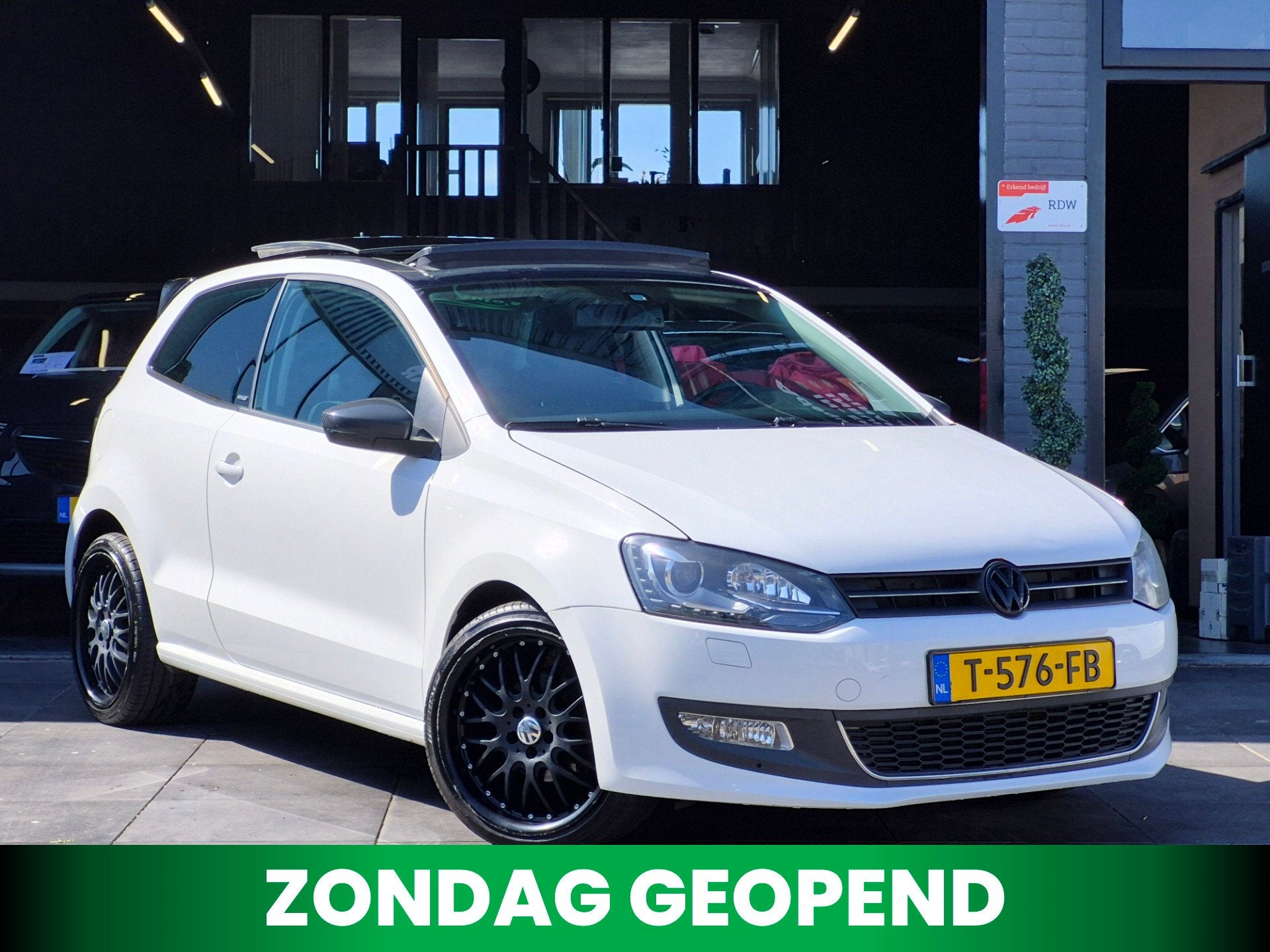 Volkswagen Polo 1.2 TSI Comfortline|Panoramadak|Cruise|Airco, Voorwielaandrijving, Euro 5, Stof, Zwart