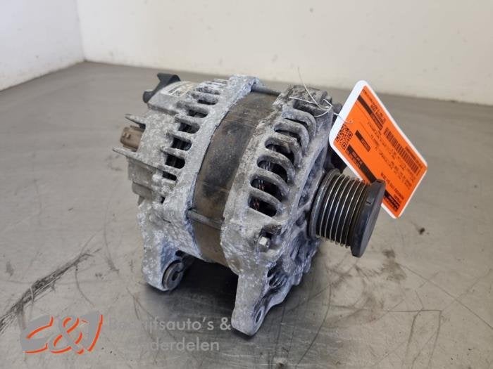 Dynamo van een Mercedes Vito