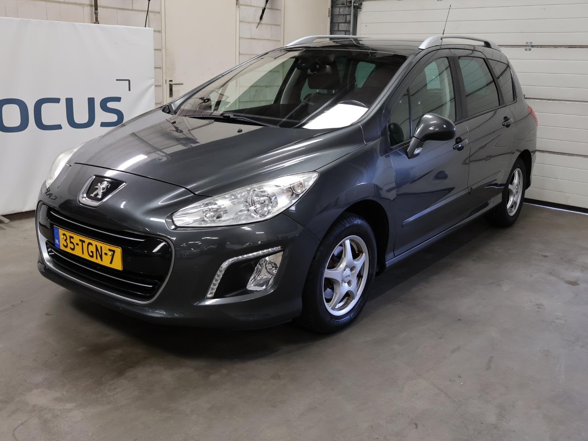 Peugeot 308 SW 1.6 VTi Première 1e eigenaar Pano NAP Navi P, Voorwielaandrijving, Euro 5, Stof, Gebruikt