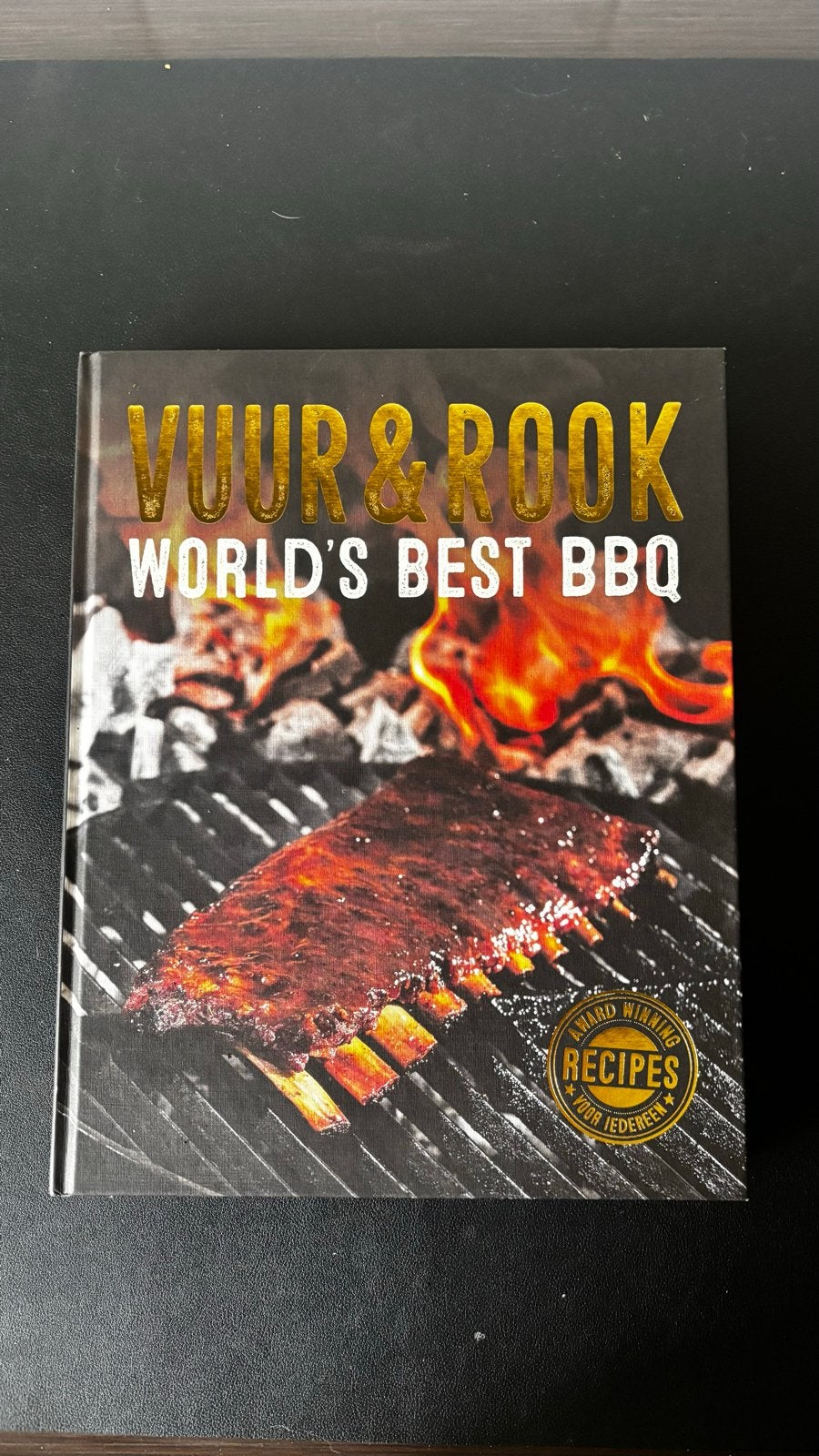 Vuur & Rook: World's Best BBQ - Kookboek, Ophalen of Verzenden, Zo goed als nieuw, Overige gebieden, Hoofdgerechten