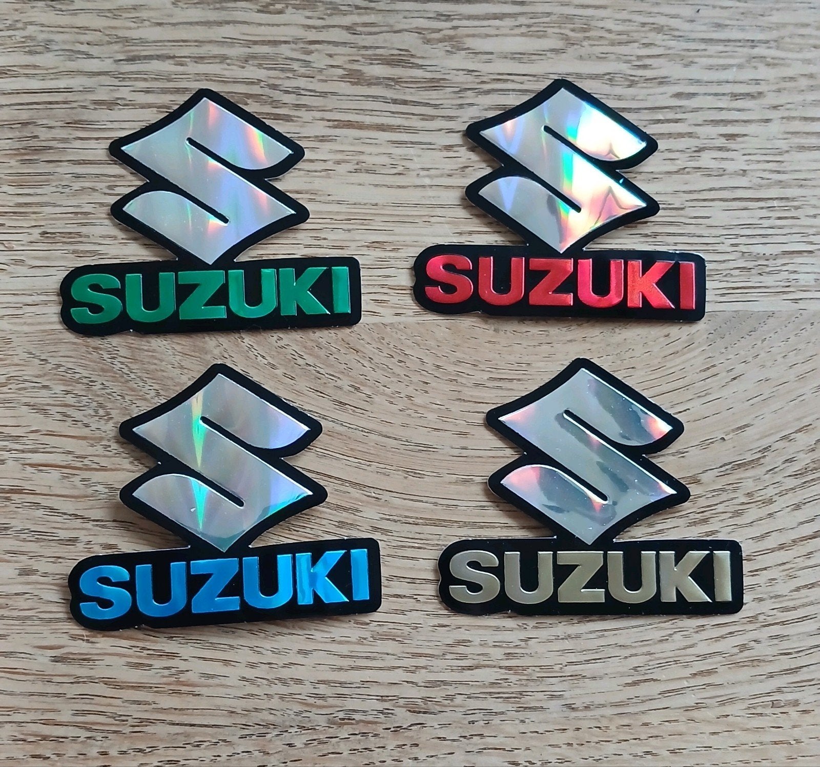 Sticker auto Suzuki reliëf embossed glimmend 1,10 per stuk, Ophalen of Verzenden, Nieuw