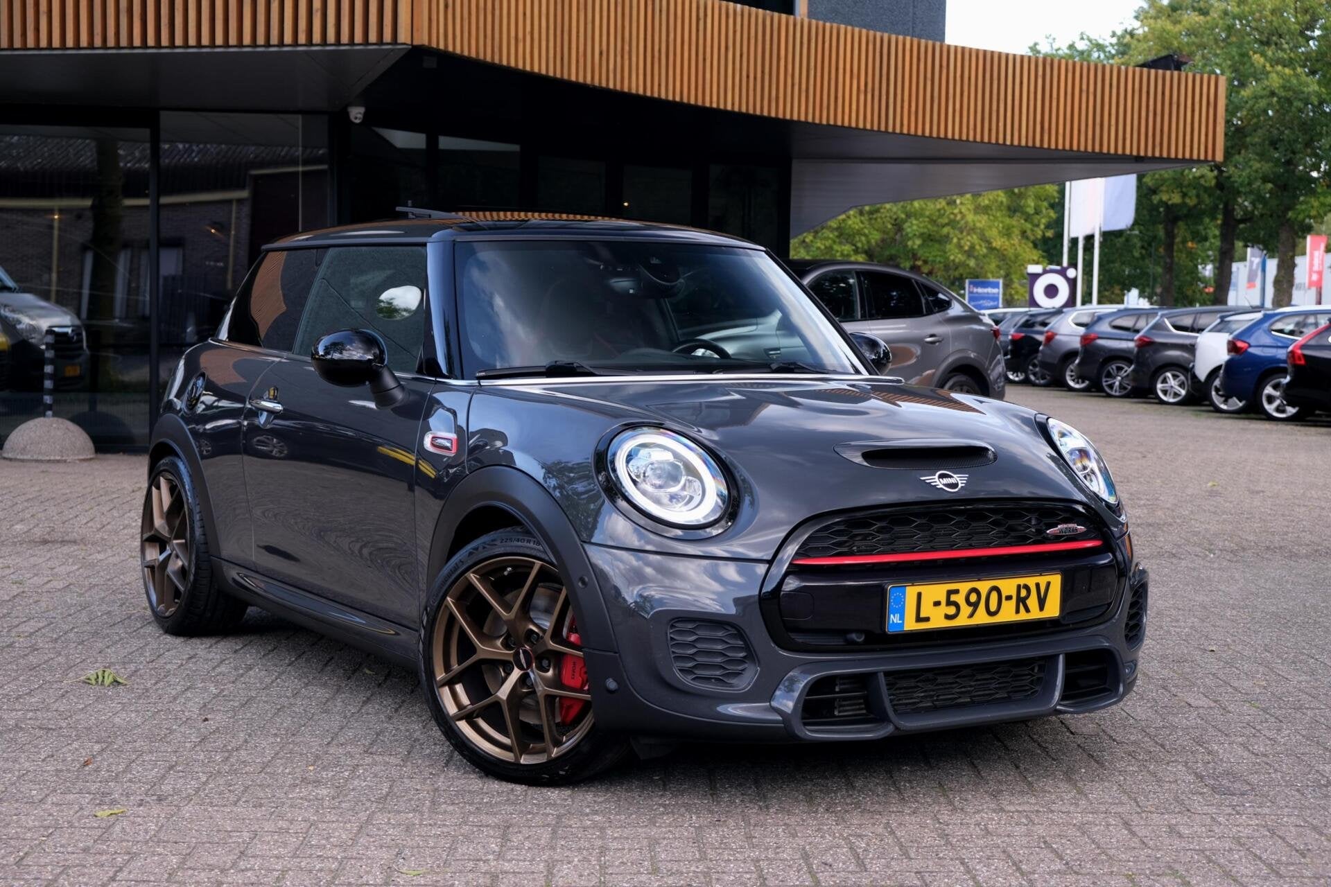 Mini 3-Deurs 2.0 John Cooper Works Chili|Rijklaar!|Eventuri|, Gebruikt, 4 cilinders, 4 stoelen, Alcantara