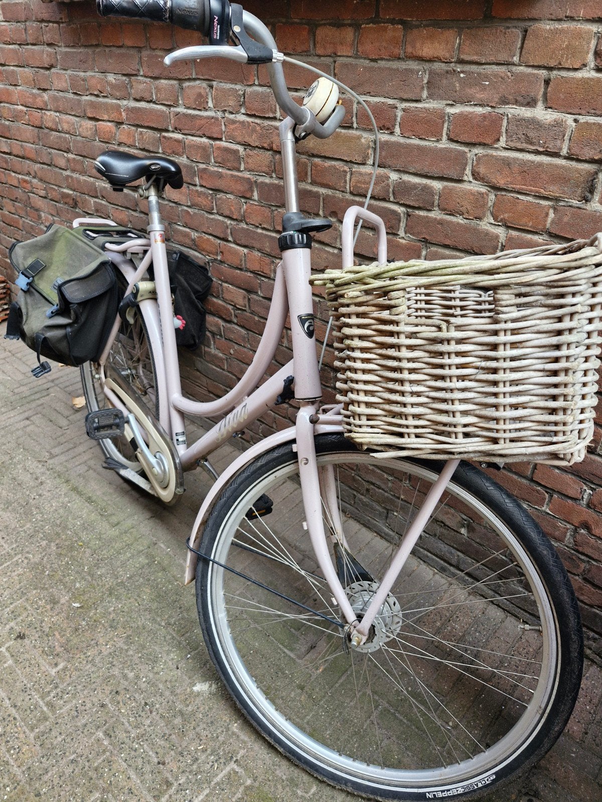 Oudroze Batavus Diva 26" met nieuwe onderdelen, Fietsen en Brommers, Fietsen | Dames | Damesfietsen, Ophalen, Terugtraprem, Gebruikt