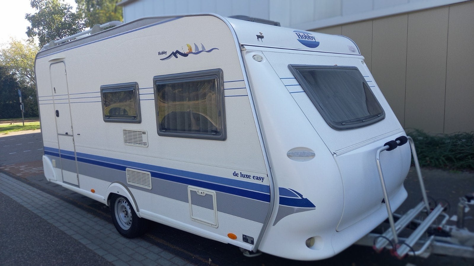 hobby 440 bj 2004 met vastbed  voortent en mover, Caravans en Kamperen, Hobby, Dwarsbed, Luifel, Treinzit