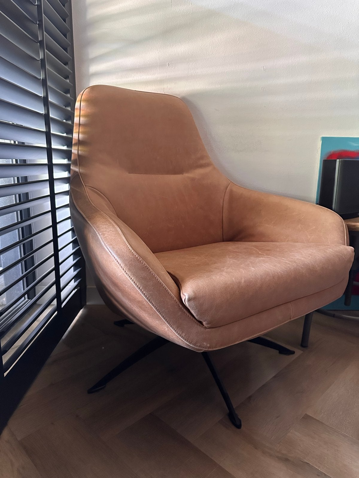 Comfortabele draaibare fauteuil in cognac leer, Gebruikt, Ophalen of Verzenden, 50 tot 75 cm, Leer