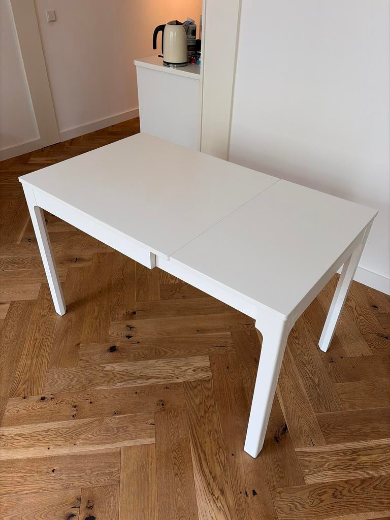 Witte uitschuifbare eettafel - compact en veelzijdig, Huis en Inrichting, Tafels | Eettafels, Ophalen, Gebruikt, 100 tot 150 cm