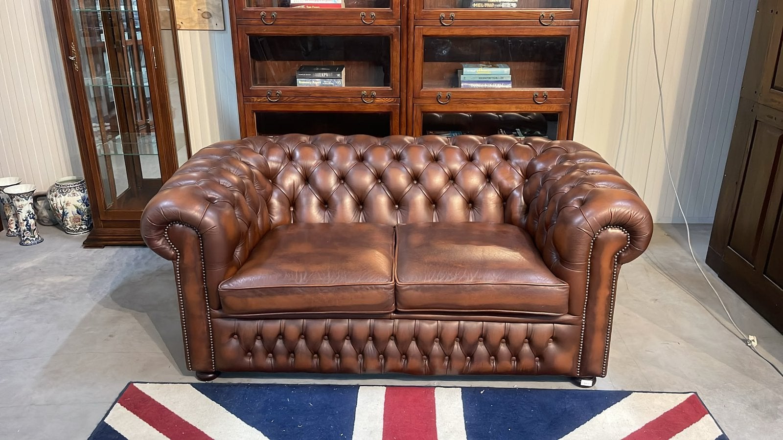 Chesterfield twee zit bank bruin gevlamd top staat, Huis en Inrichting, Ophalen of Verzenden, Zo goed als nieuw, 75 tot 100 cm