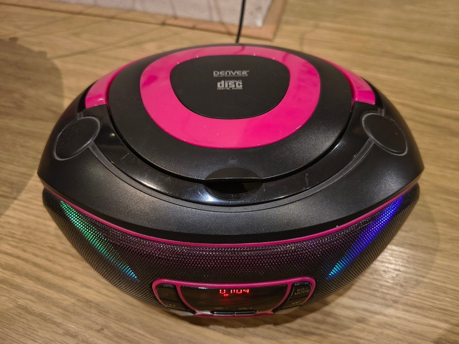 Denver CD-speler met LED verlichting en USB, Ophalen of Verzenden, Zo goed als nieuw, Overige merken, Draagbaar