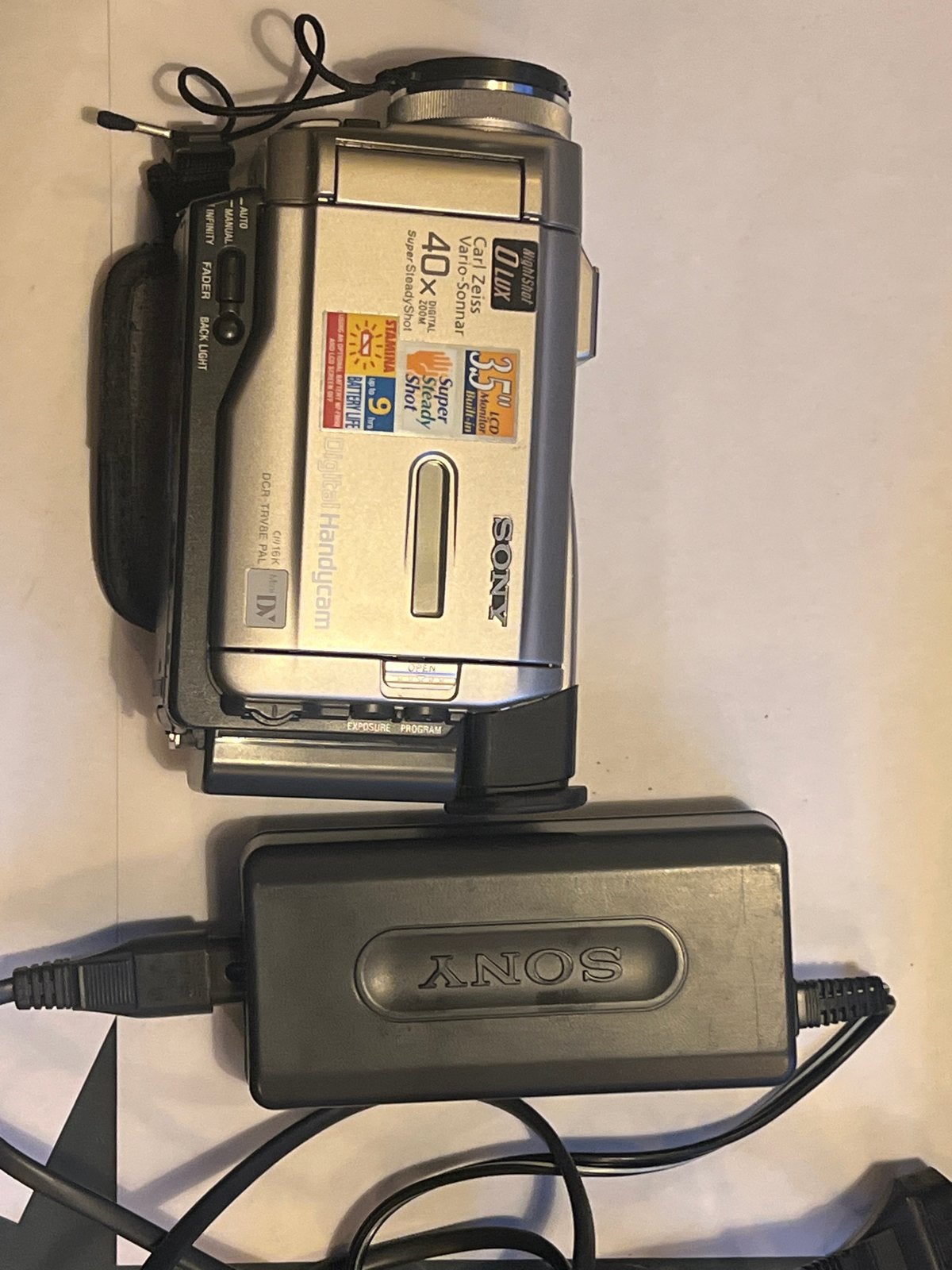 Sony DCR-TRV8E Digital Handycam - Vintage Camera, Audio, Tv en Foto, Ophalen, Mini dv, Gebruikt, Minder dan 8x