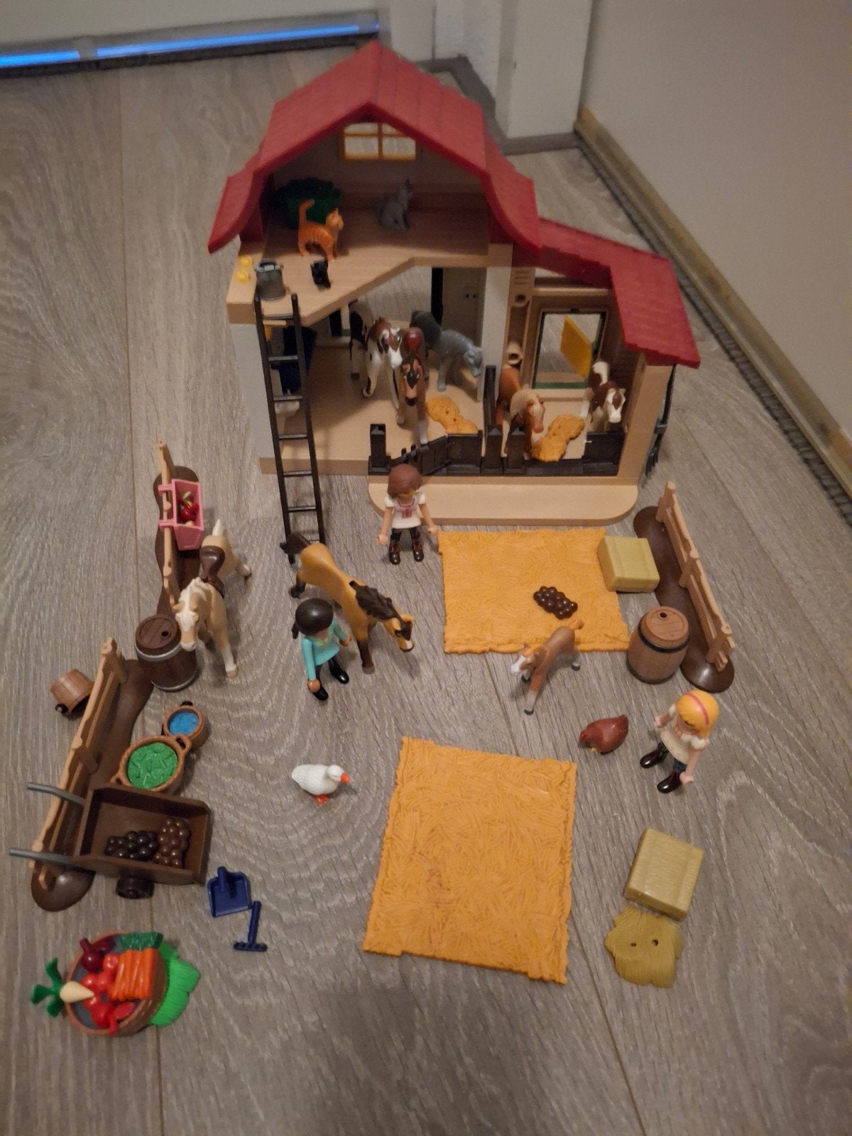 Playmobil Paardenstal met veel accessoires, Ophalen of Verzenden, Gebruikt, Jongen of Meisje