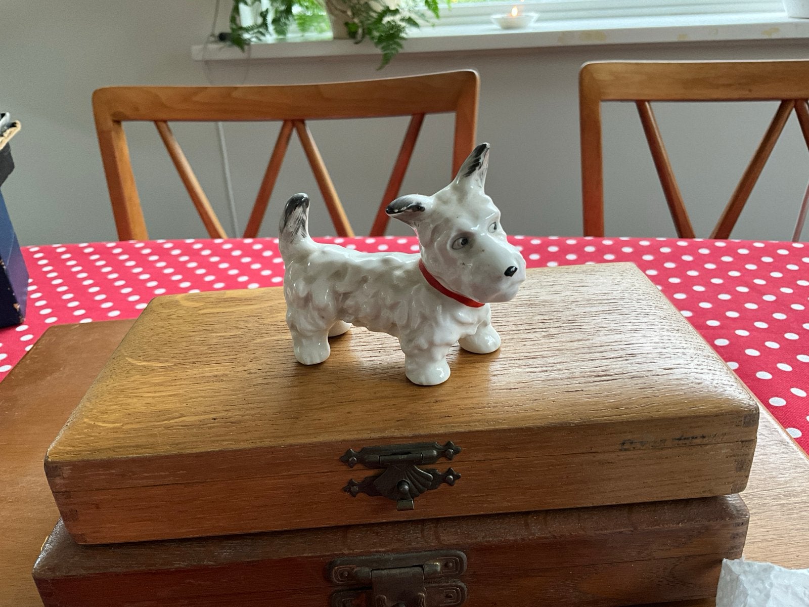 Schattig beeldje van een Schotse Terriër, Ophalen of Verzenden, Zo goed als nieuw, Hond of Kat, Beeldje of Figuurtje