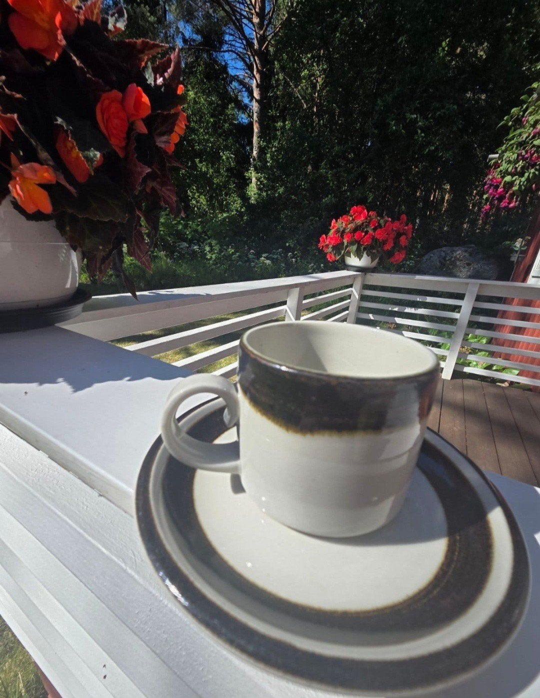 4 koffiekop- & schotels Arabia "Karelia" Fins design!, Arabia, Keramiek, Ophalen of Verzenden, Zo goed als nieuw