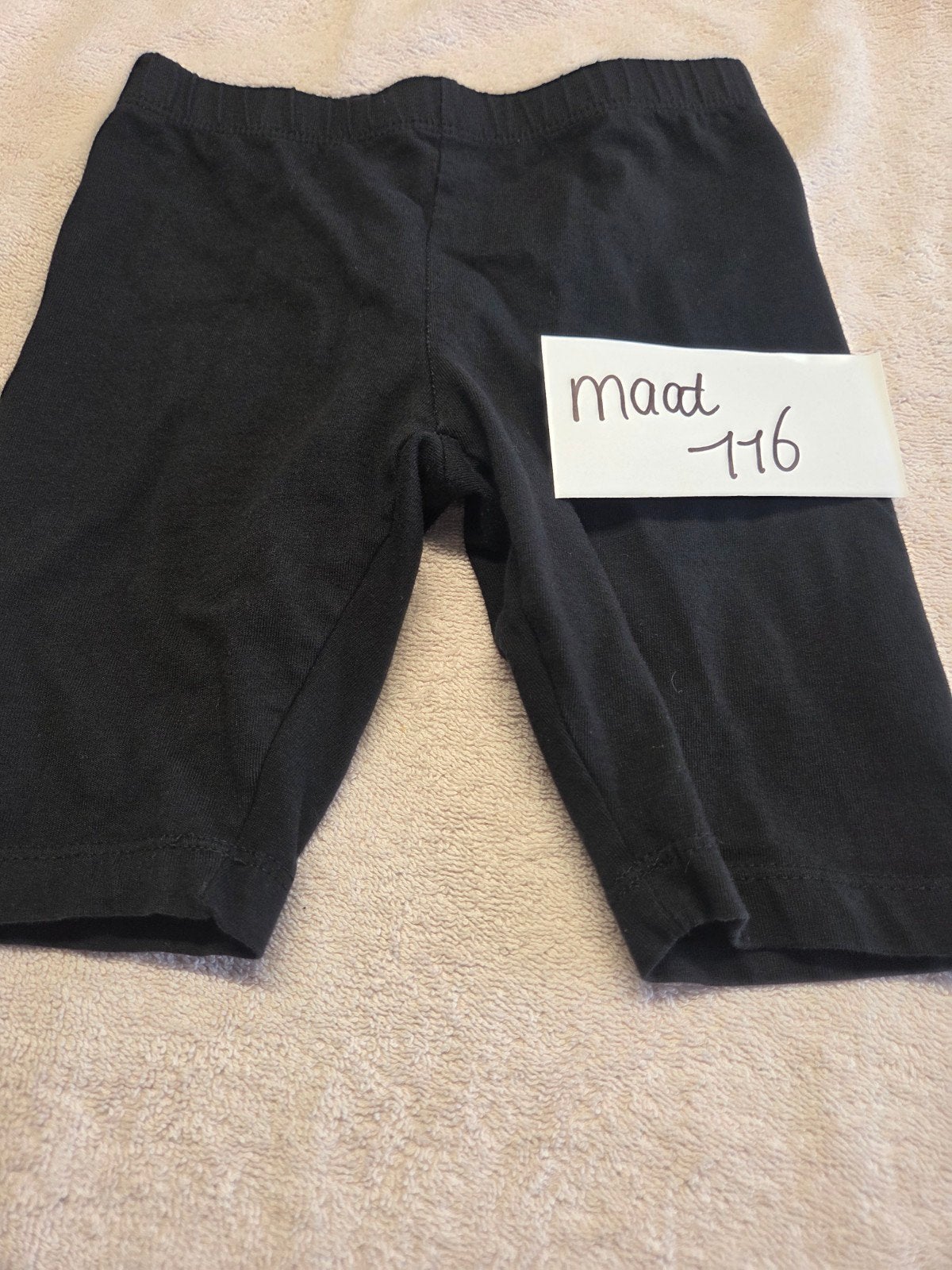 Zwarte korte broek maat 116, Broek, Gebruikt, Jongen of Meisje, Ophalen of Verzenden