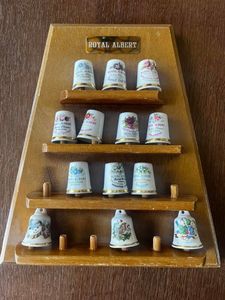 Prachtige set Royal Albert vingerhoedjes+Kerstbelletjes, Ophalen of Verzenden, Zo goed als nieuw