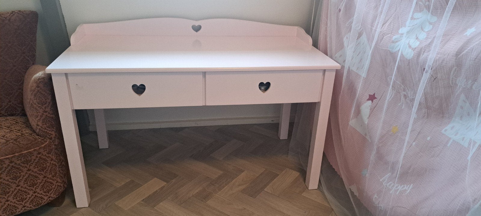 Roze kinderbureau met hartjes en lades, Kinderen en Baby's, Kinderkamer | Tafels en Stoelen, Ophalen, Gebruikt, Tafel(s)