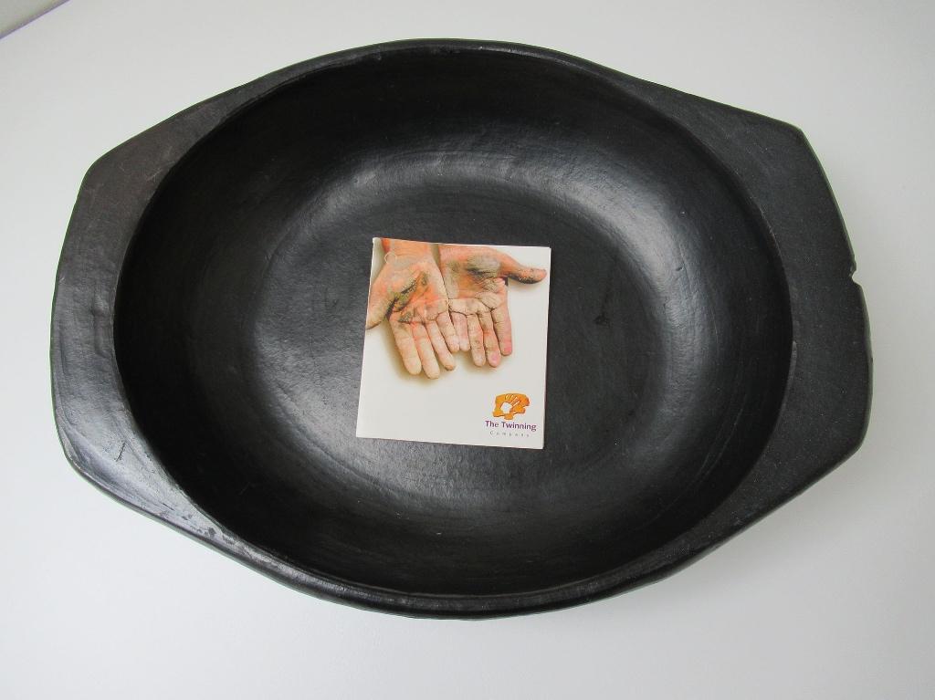 2 Black Pottery Colombiaanse ovenschalen Wereldwinkel, Huis en Inrichting, Verzenden, Keramiek, Overige stijlen, Schaal of Schalen