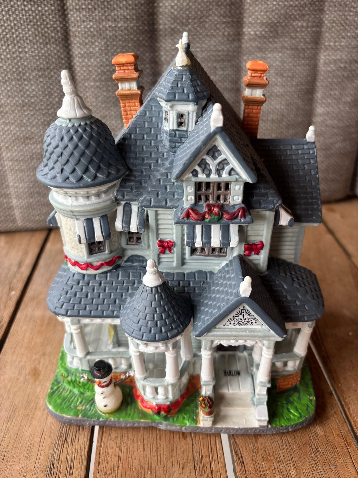 Lemax Caddington Village – Harlow Manor (#65405), Ophalen of Verzenden, Zo goed als nieuw