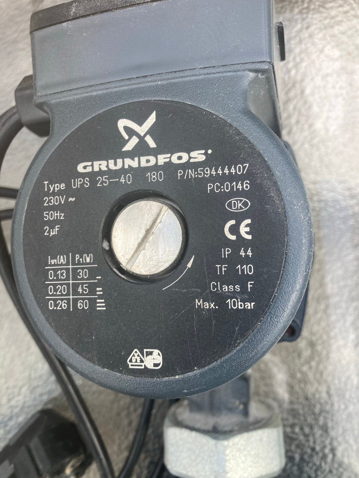 Grundfos UPS 25-40 180 circulatiepomp met verdeler, Ophalen, Gebruikt, Minder dan 30 cm, Overige typen