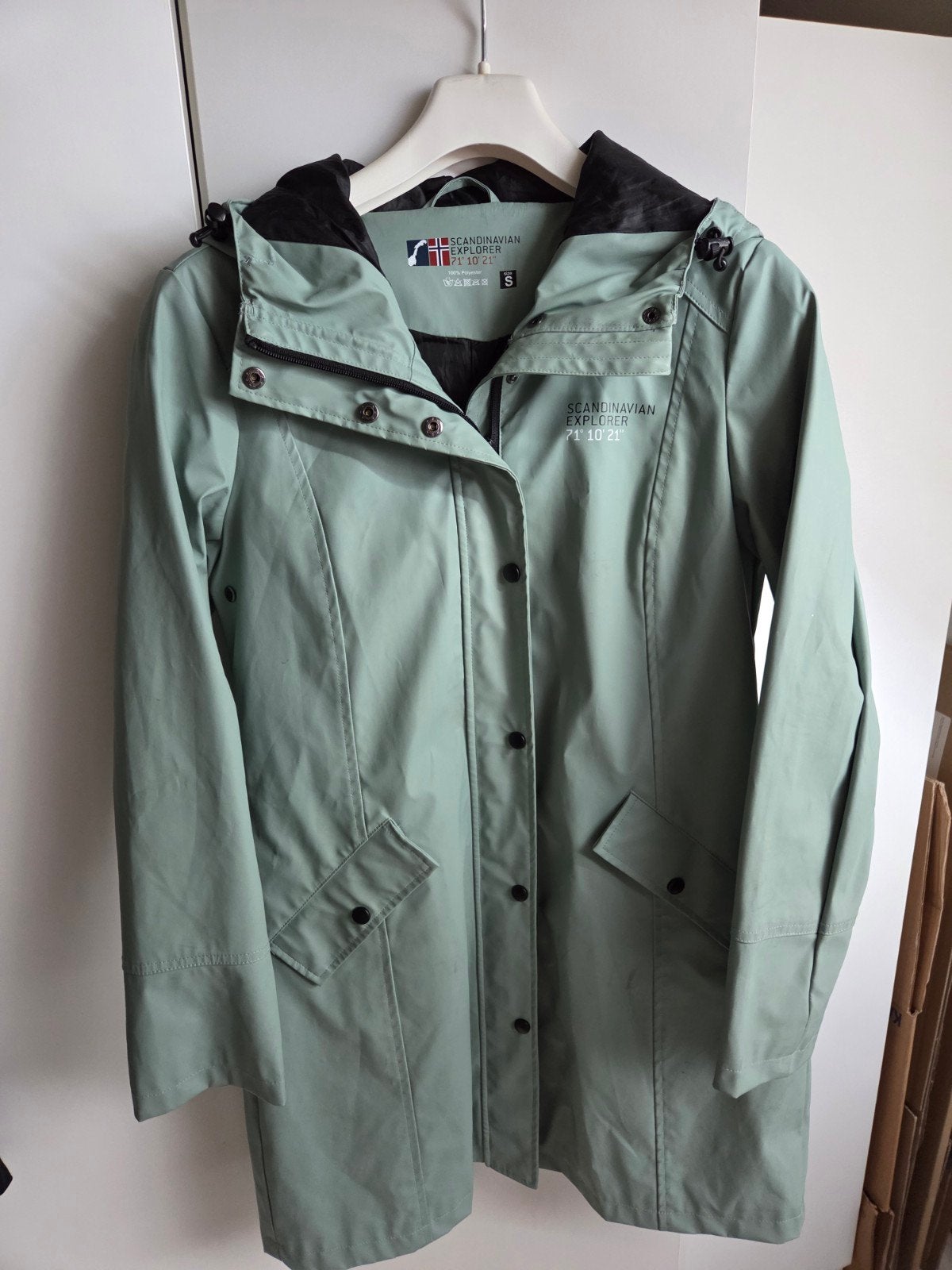 Scandinavian Explorer parka jas maat S
maat S, kleur mintgro, Ophalen of Verzenden, Zo goed als nieuw, Maat 38/40 (M), Groen