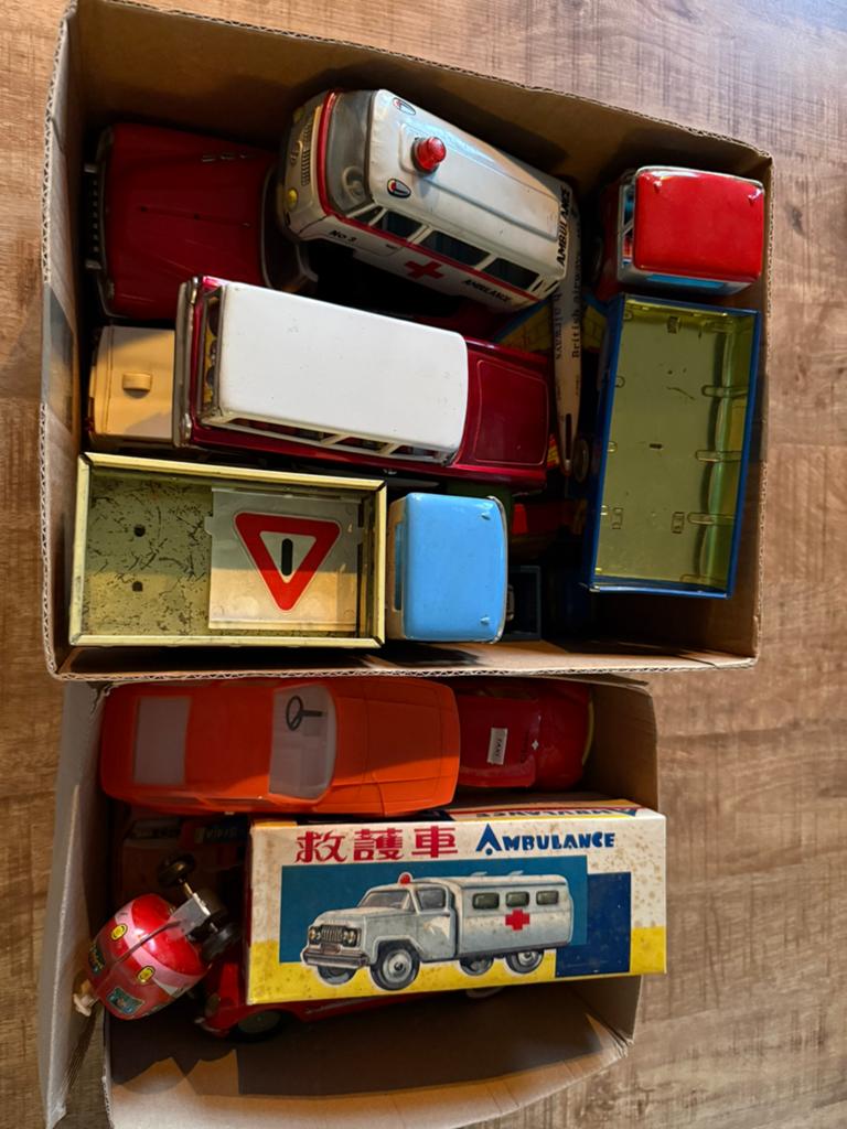 Verzameling oud blikken en plastic speelgoed, Antiek en Kunst, Ophalen of Verzenden