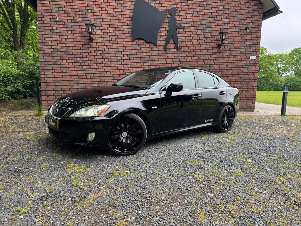 Lexus | IS250 | Xenon | 19" | MarkLevinson | Trekhaak, Achterwielaandrijving, Zwart, 1535 kg, Zwart