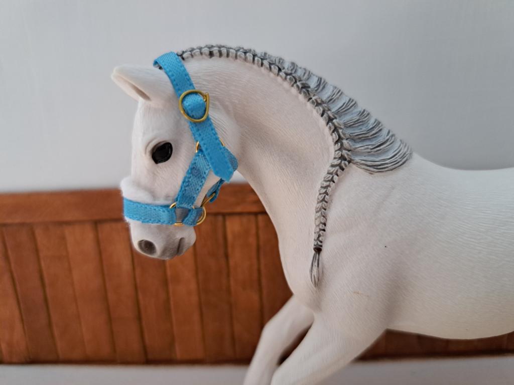Schleich halster lichtblauw, Ophalen of Verzenden, Zo goed als nieuw, Paard, Beeldje of Figuurtje