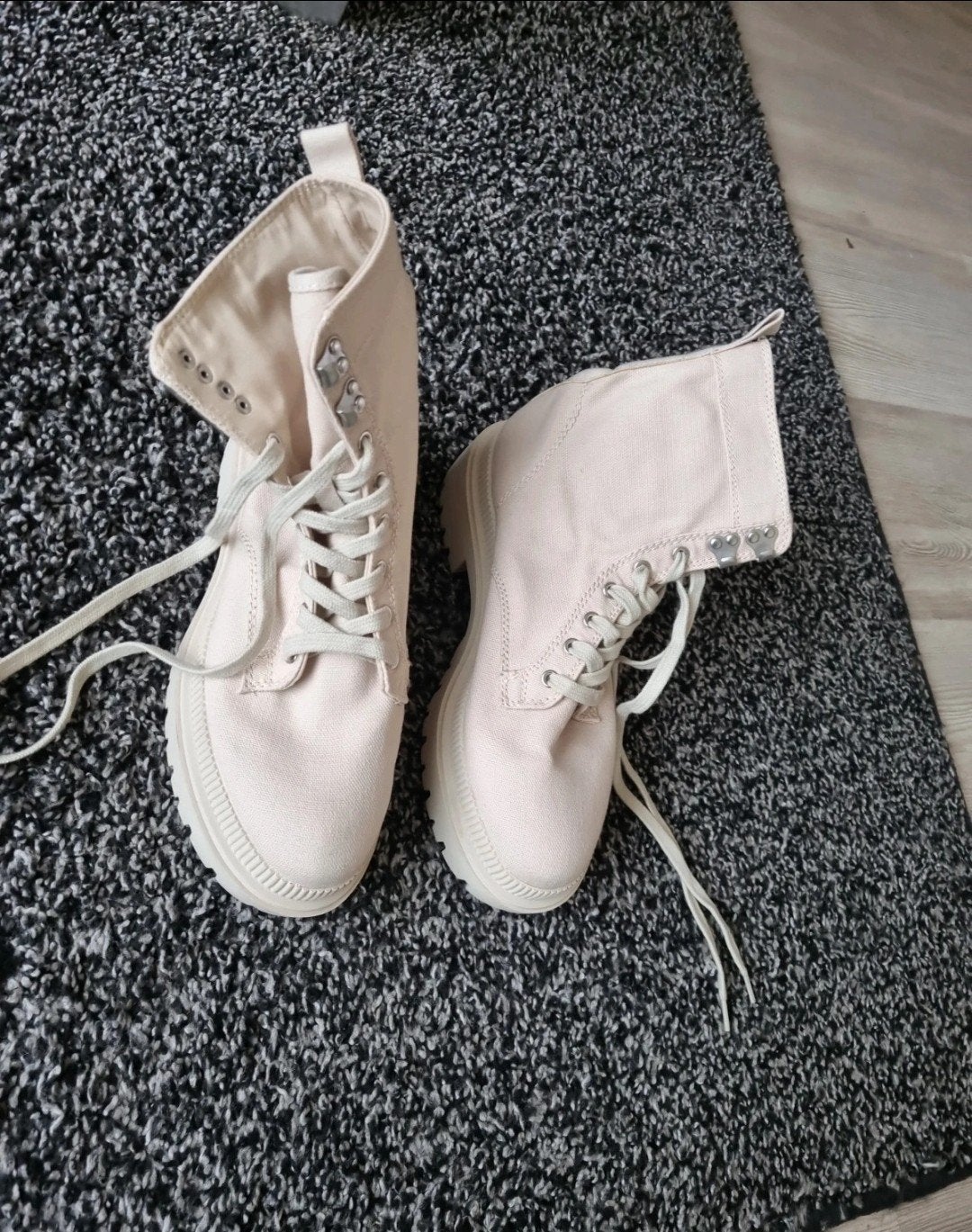 Laarzen H&M, Ophalen of Verzenden, Zo goed als nieuw, Zwart, Sneakers of Gympen