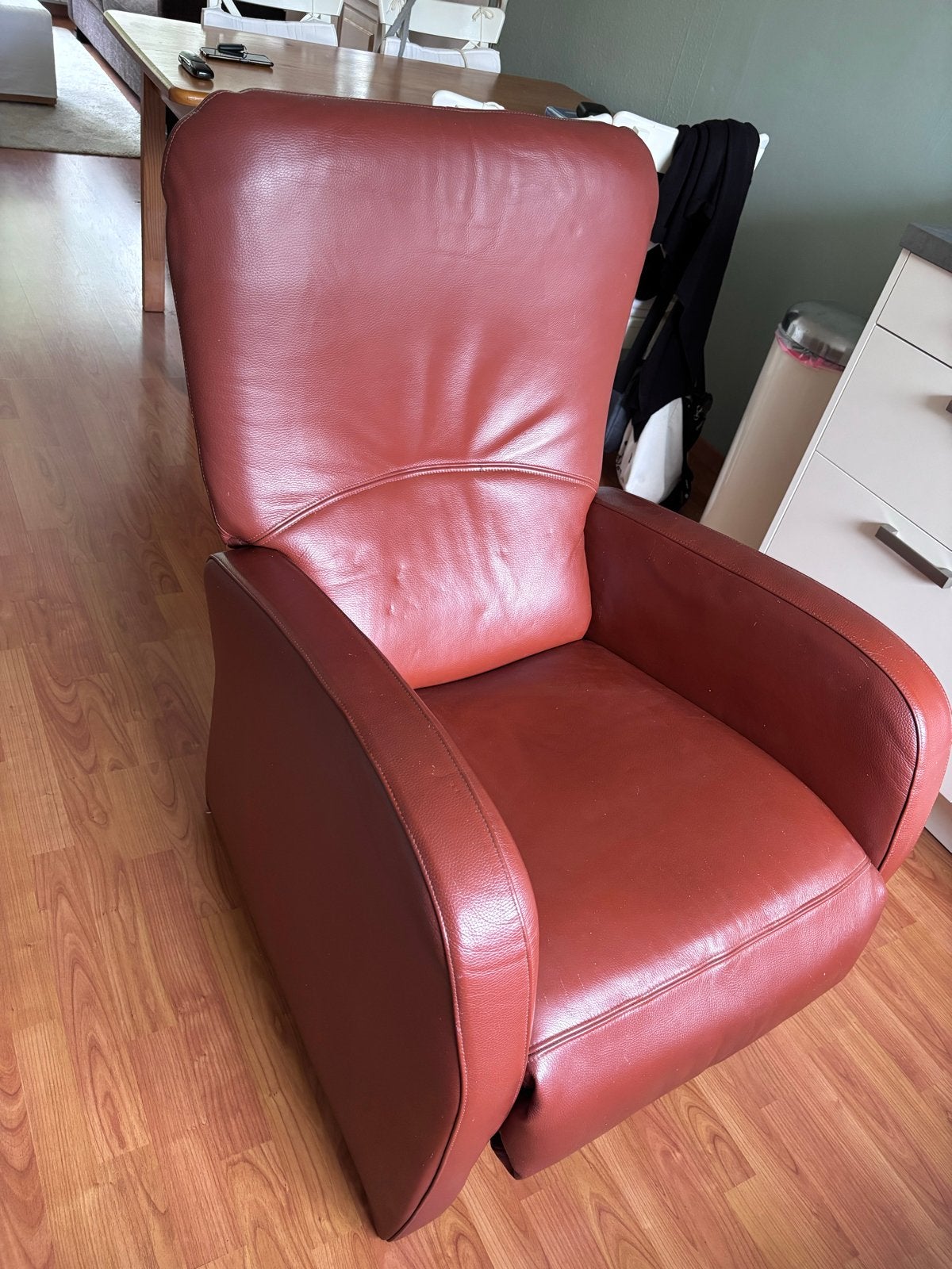 Gratis stoel - Comfortabele relaxfauteuil, Ophalen, Gebruikt, Leer, Eén