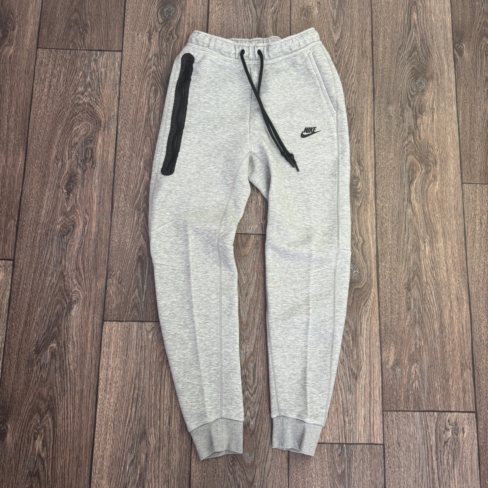 Nike Tech Fleece Broek | Maat S | Grijs | Q072, Ophalen of Verzenden, Zo goed als nieuw, Maat 46 (S) of kleiner, Grijs
