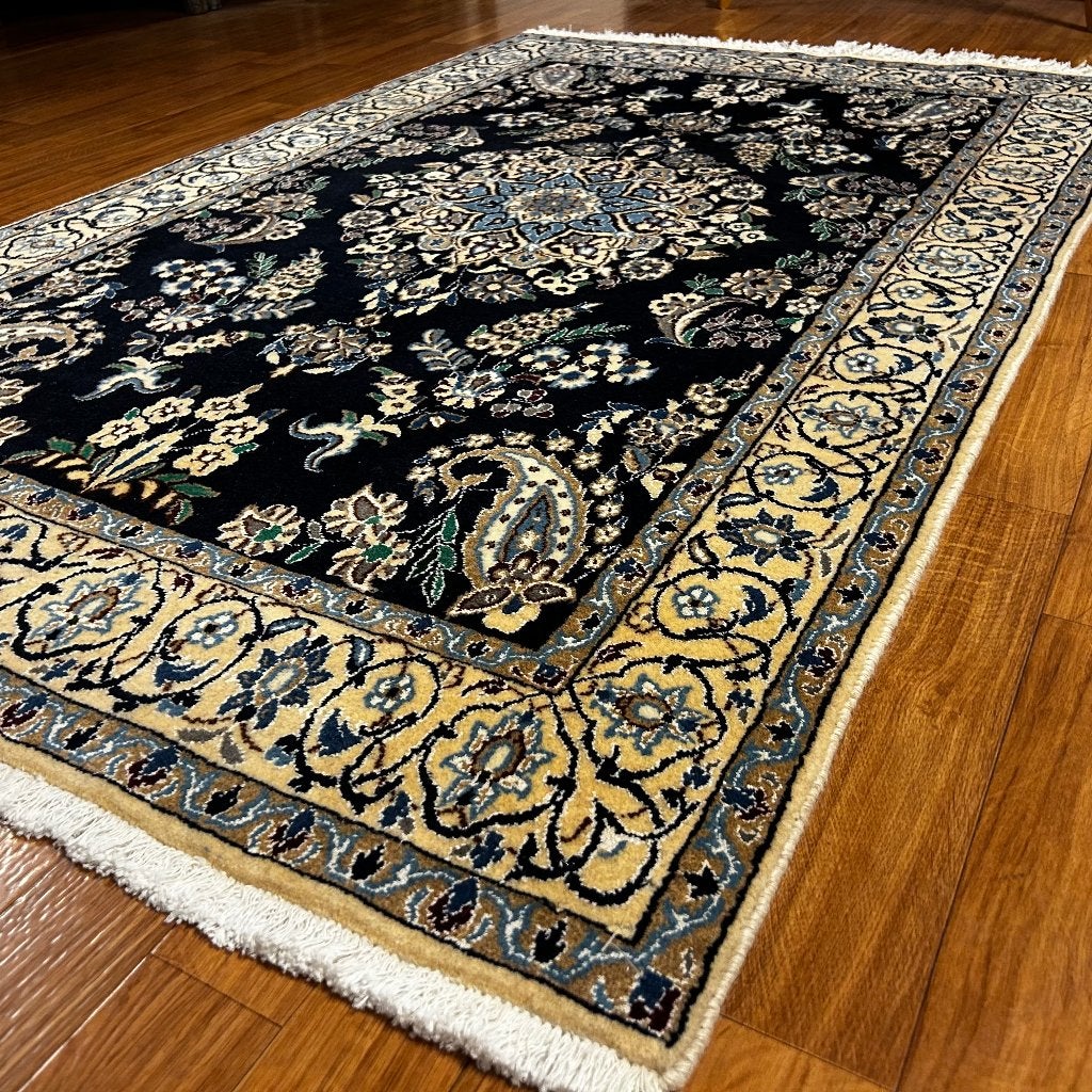 perzisch tapijt nain met zijde – 180 x 115 cm – vloerkleed, TTM Wonen, Meubels – (Perzische) Tapijten en Woonaccessoires, 100 tot 150 cm