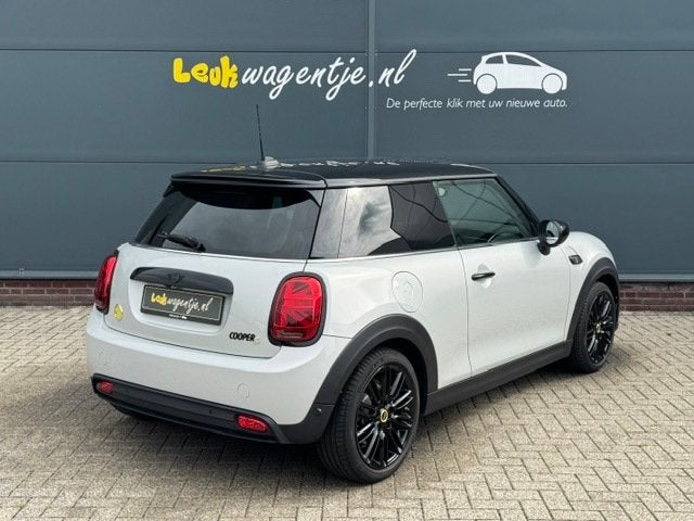 MINI Electric Collection *leer *stoelv. *camera *comfortpack, Gebruikt, 33 kWh, 4 stoelen, Leder
