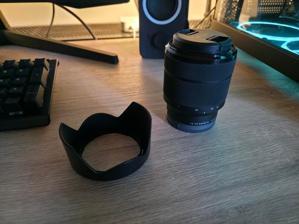 Sony FE lens 28-70mm 3.5f-5.6f, Ophalen of Verzenden, Zo goed als nieuw, Standaardlens, Zoom