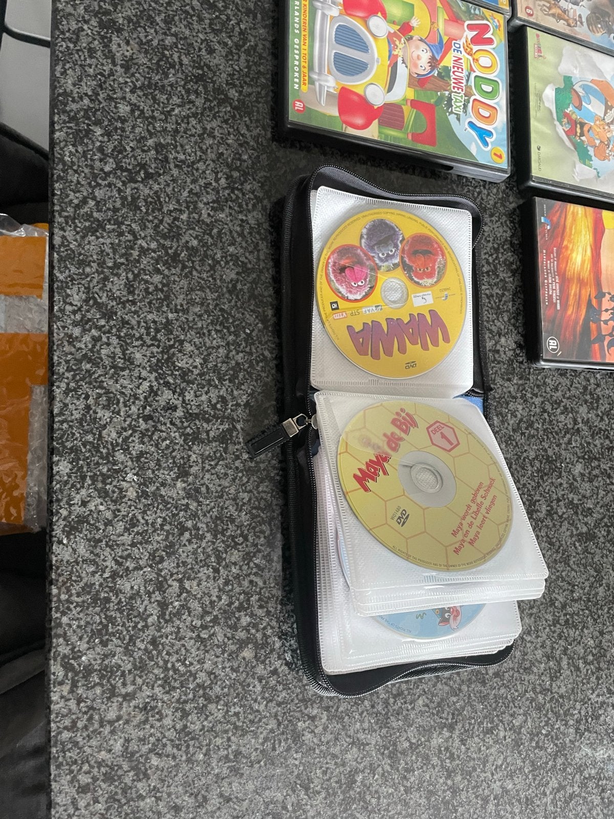 51 kinder dvd's, deels met hoesje, Gebruikt, Animatie, Alle leeftijden, Ophalen of Verzenden