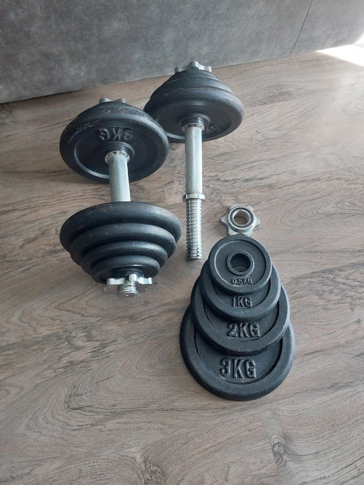 2 verstelbare dumbbells gietijzer 2x15 = 30  kg totaal

Geen, Sport en Fitness, Ophalen, Gebruikt, Benen, Dumbbell